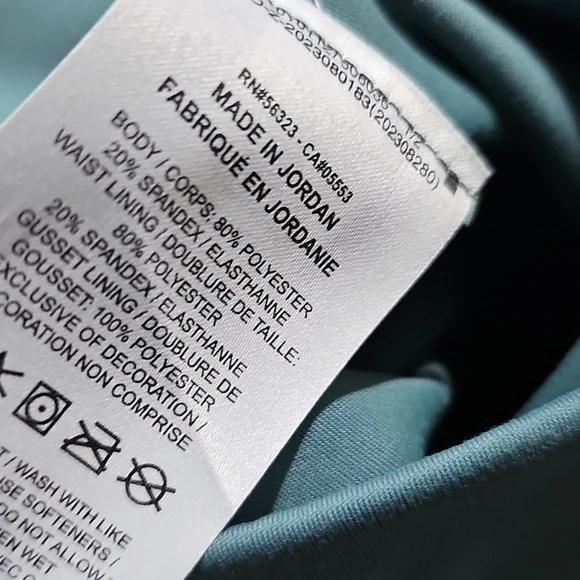 Nike One High Waisted Green Shorts Size XS NWT - Picture 4 of 8